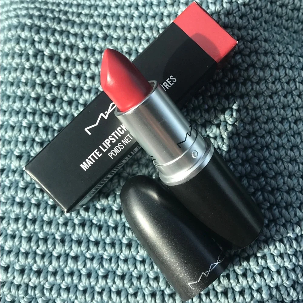 MAC Lipstick in Forever Curious
